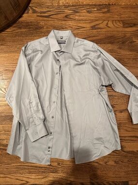 Men’s long sleeve dress shirt - Size 17.5 neck, 32/33 waist